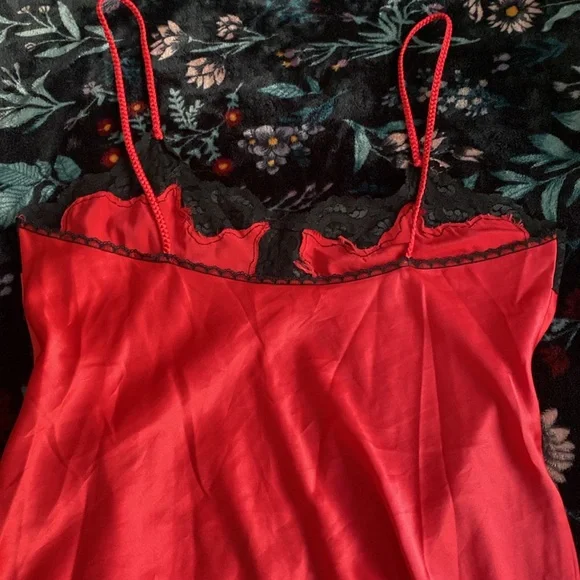 Vintage Victoria’s Secret gold label lace slip - Picture 11 of 14